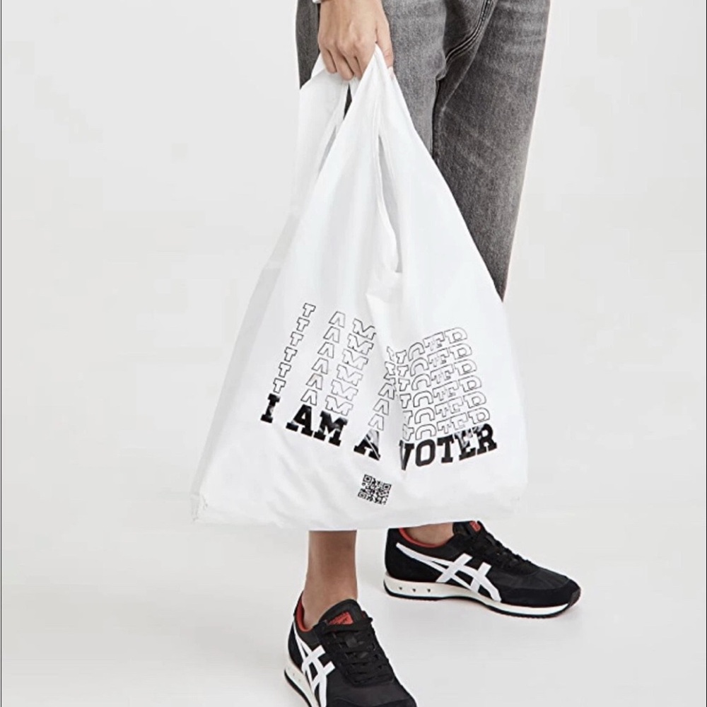 NWT BAGGU Custom White I Am a Voter Standard Reusable Bag